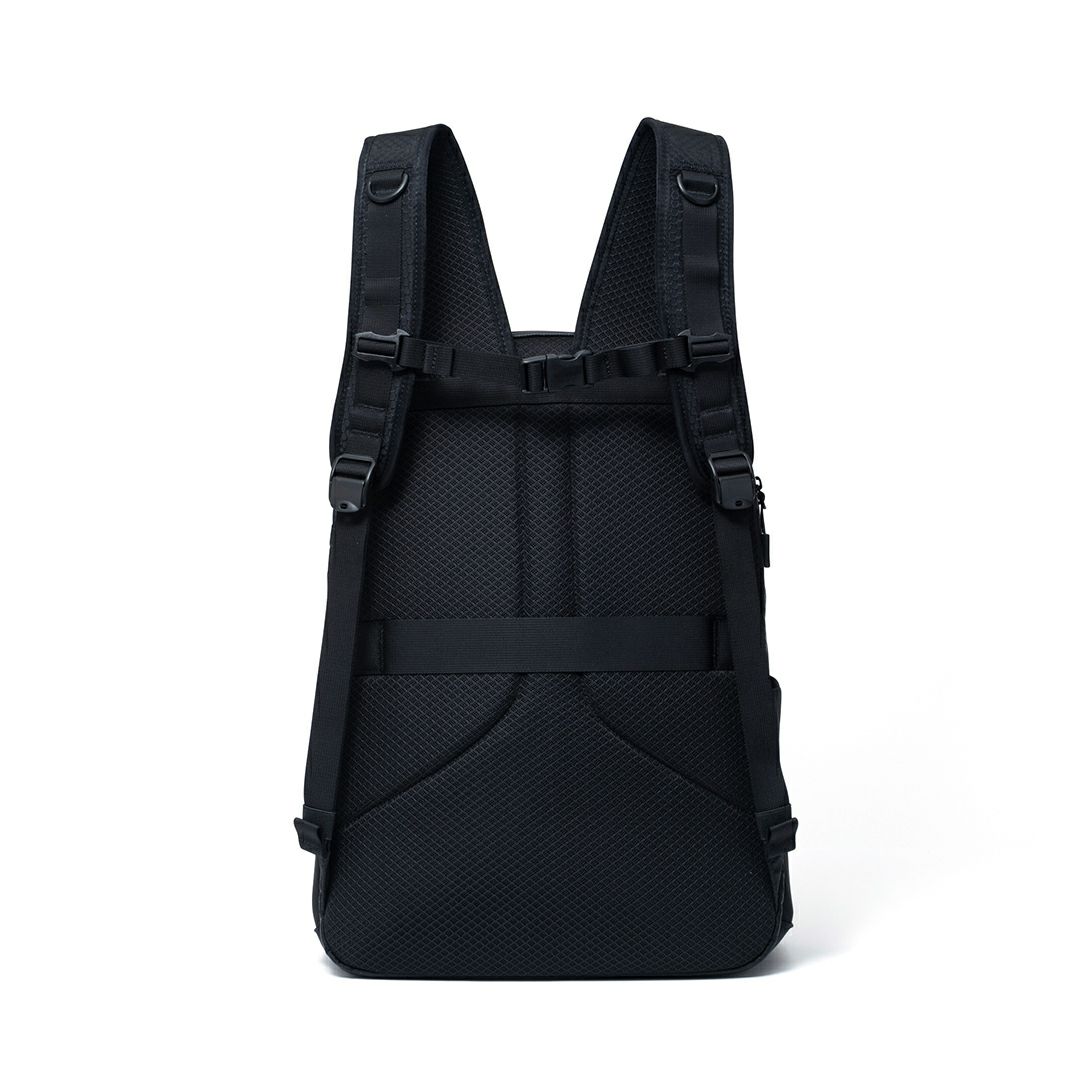 BEAMS DESIGN Watertight バックパック(M)【BMMH5GR1】 ブラック