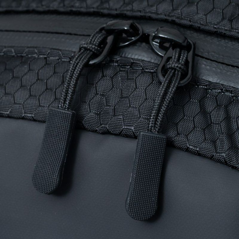 BEAMS DESIGN Watertight バックパック(M)【BMMH5GR1】 ブラック