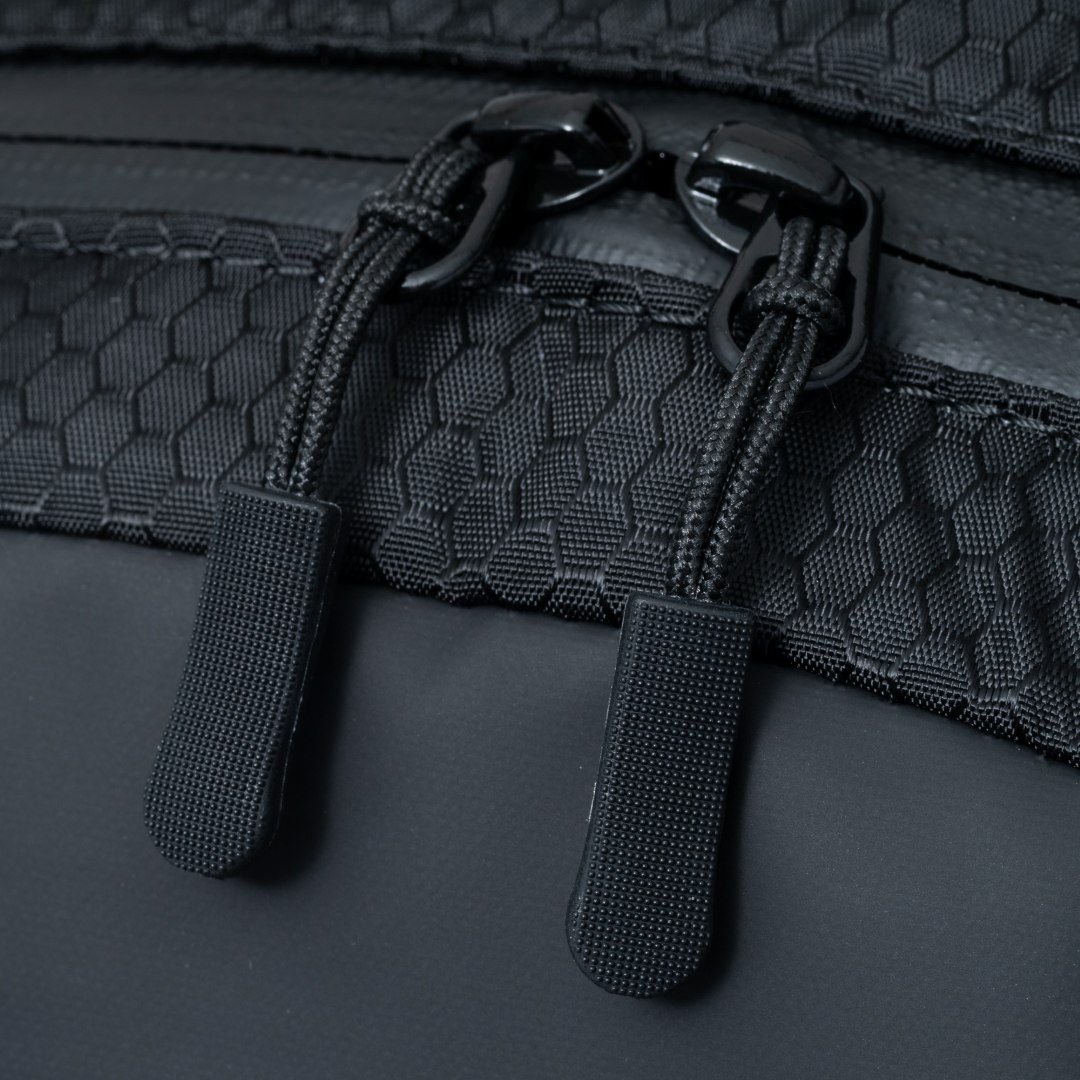 BEAMS DESIGN Watertight バックパック(M)【BMMH5GR1】 ブラック