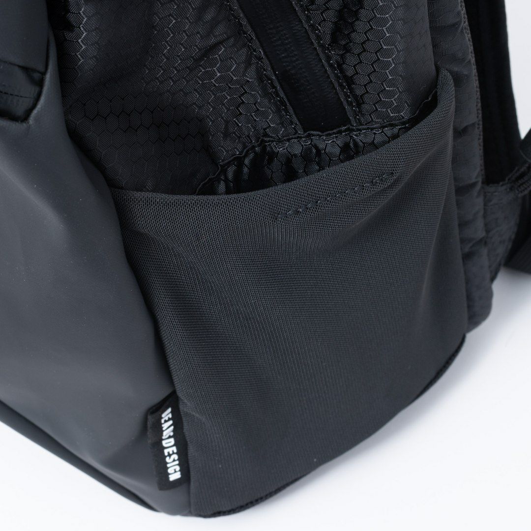 BEAMS DESIGN Watertight バックパック(M)【BMMH5GR1】 ブラック