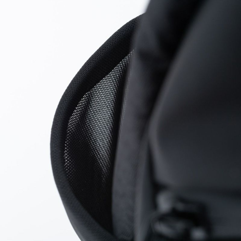 BEAMS DESIGN Watertight バックパック(M)【BMMH5GR1】 ブラック