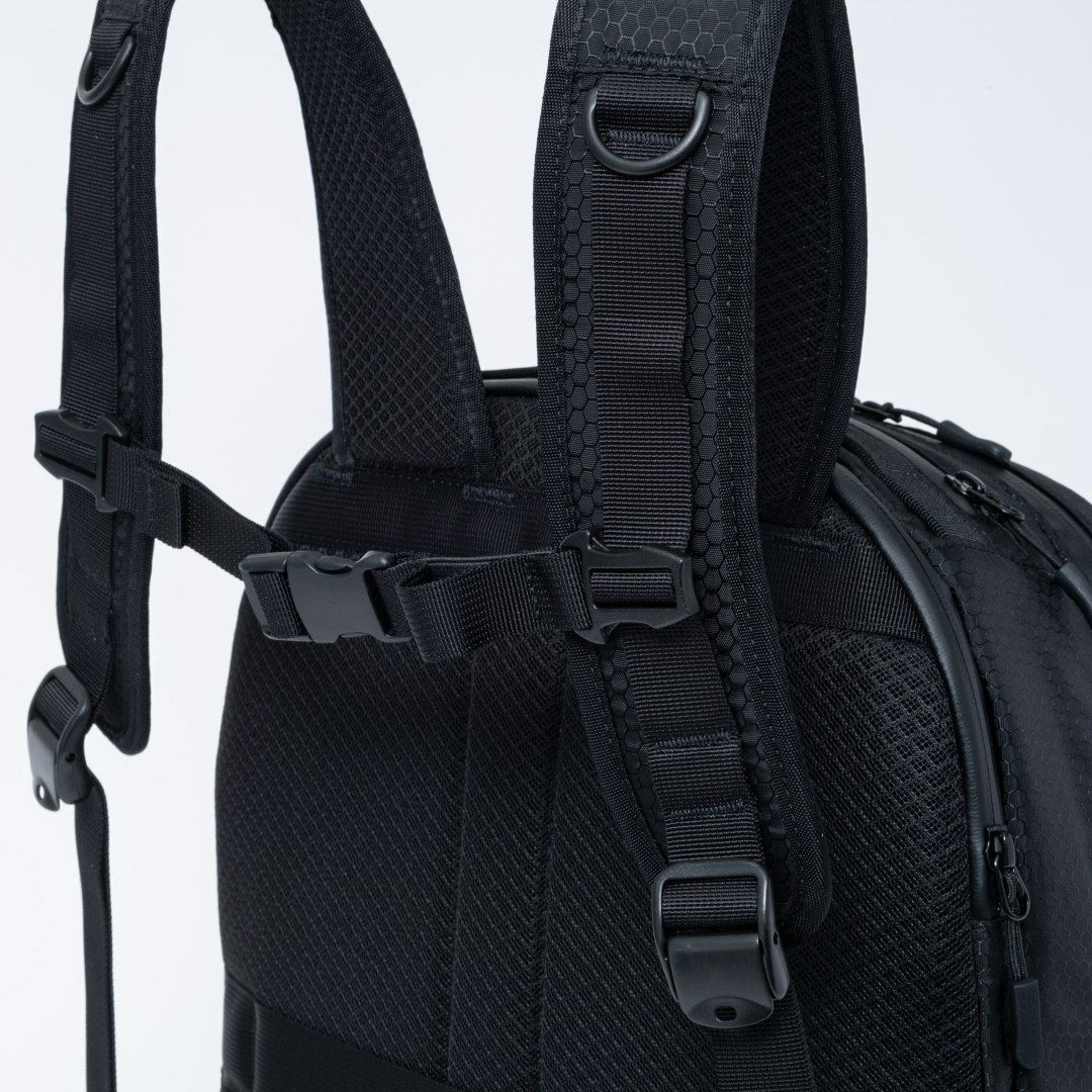 BEAMS DESIGN Watertight バックパック(M)【BMMH5GR1】 ブラック