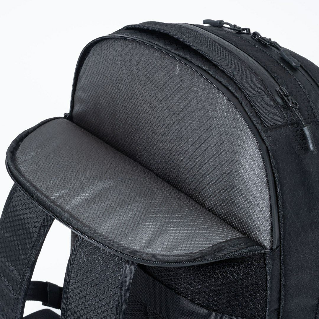 BEAMS DESIGN Watertight バックパック(M)【BMMH5GR1】 ブラック