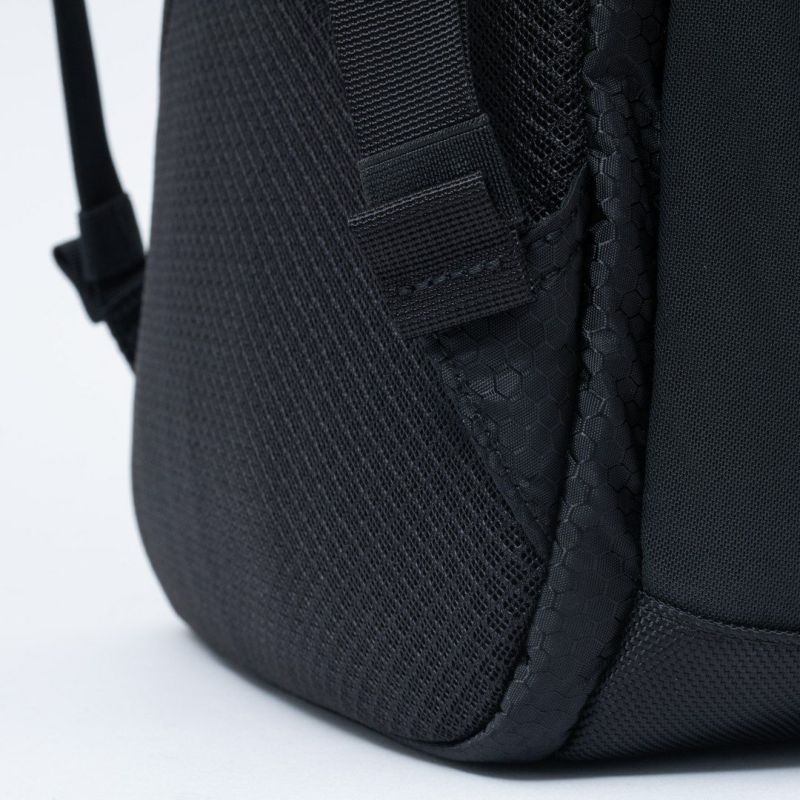 BEAMS DESIGN Watertight バックパック(M)【BMMH5GR1】 ブラック