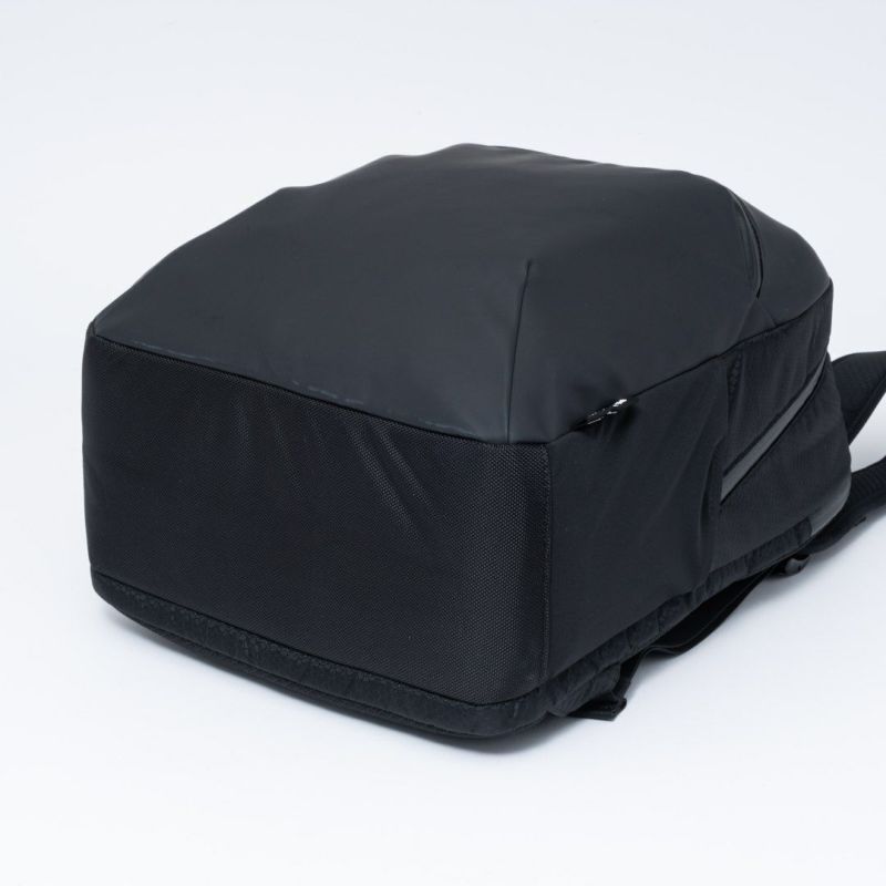 BEAMS DESIGN Watertight バックパック(M)【BMMH5GR1】 ブラック