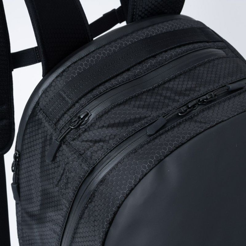 BEAMS DESIGN Watertight バックパック(L)【BMMH5GR2】 ブラック