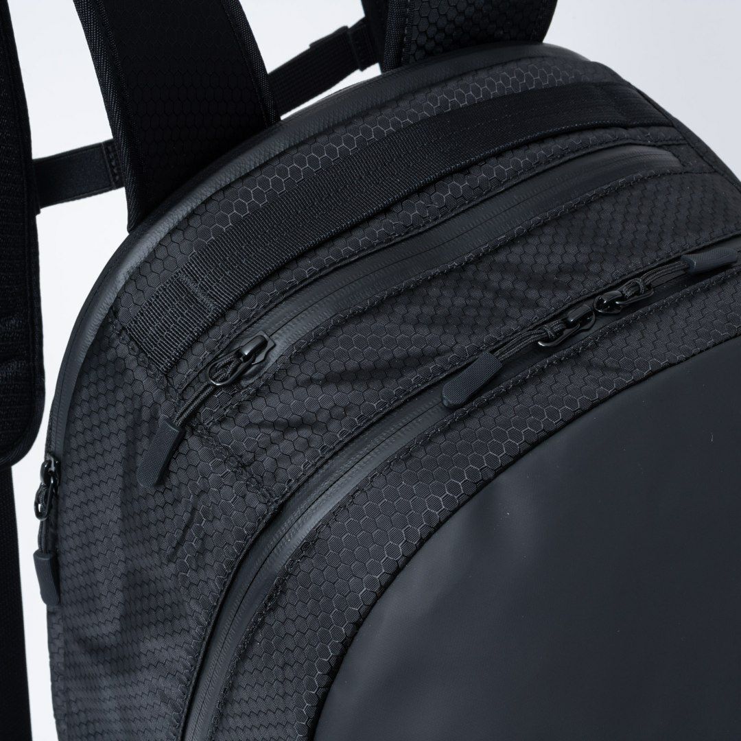 BEAMS DESIGN Watertight バックパック(L)【BMMH5GR2】 ブラック