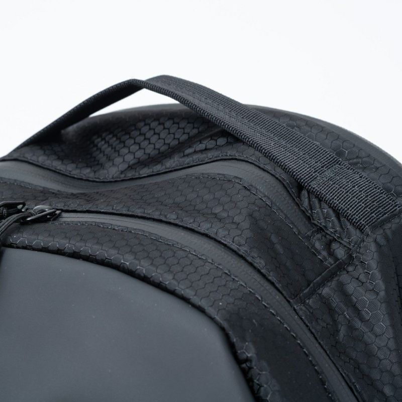 BEAMS DESIGN Watertight バックパック(L)【BMMH5GR2】 ブラック