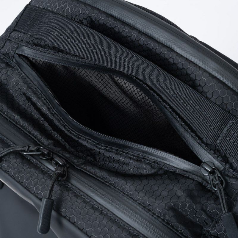 BEAMS DESIGN Watertight バックパック(L)【BMMH5GR2】 ブラック