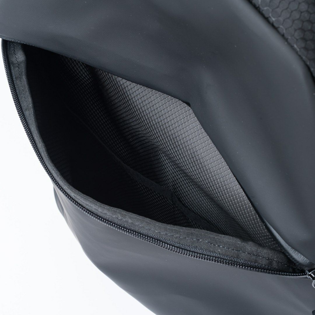 BEAMS DESIGN Watertight バックパック(L)【BMMH5GR2】 ブラック