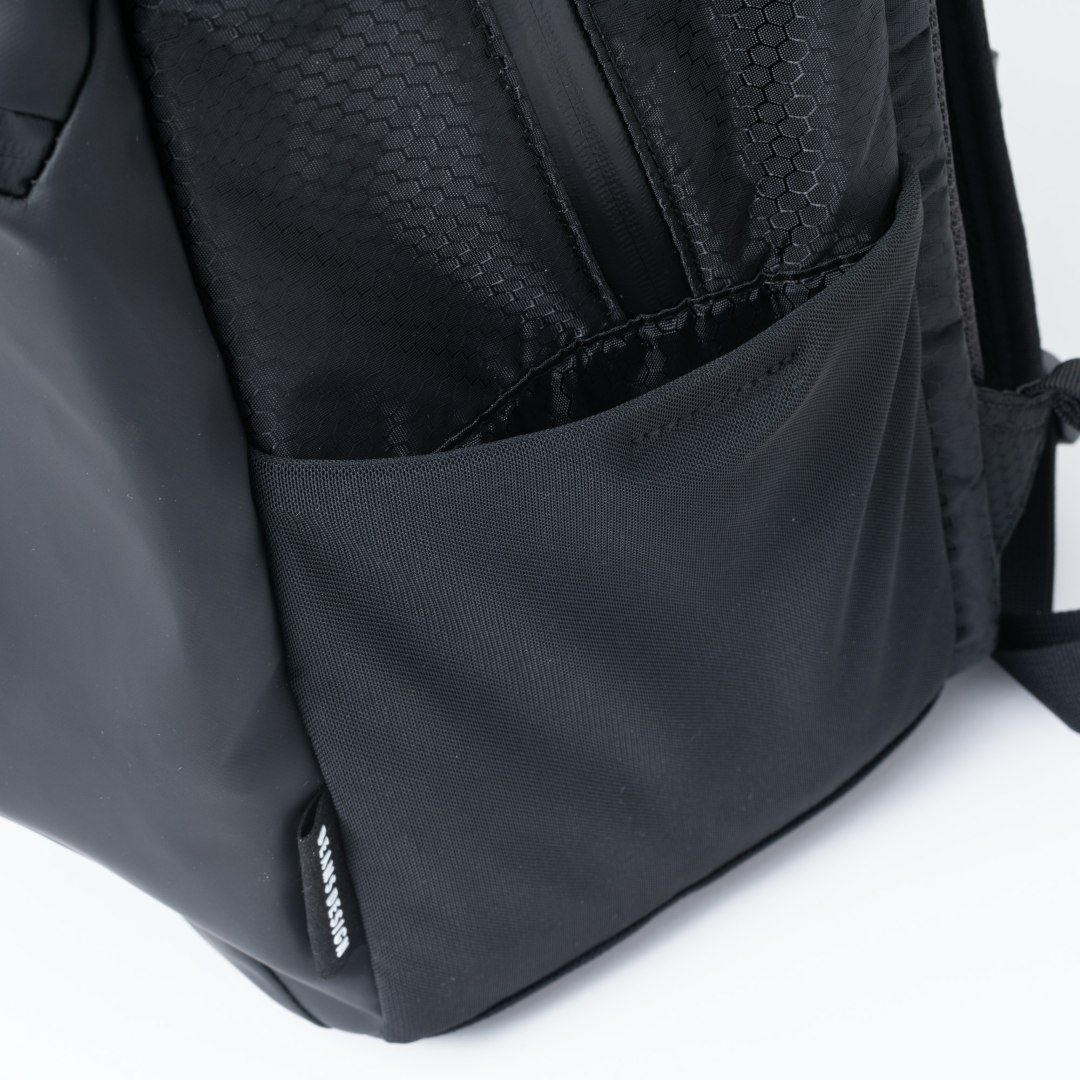 BEAMS DESIGN Watertight バックパック(L)【BMMH5GR2】 ブラック