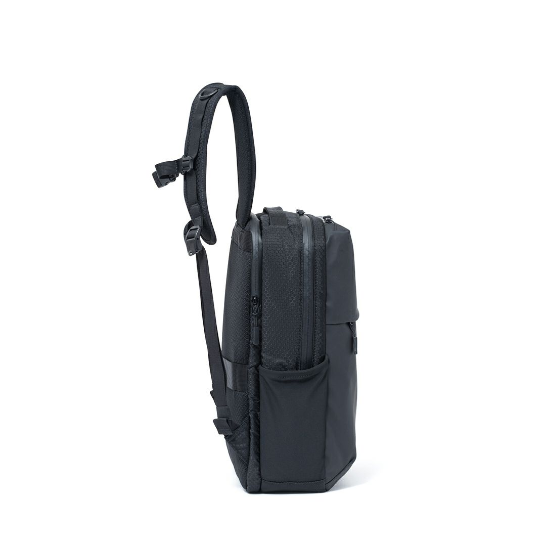 BEAMS DESIGN Watertight バックパック(S)【BMMH5GR3】 ブラック