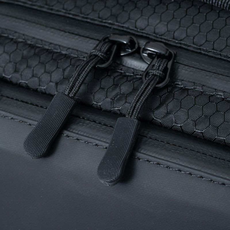 BEAMS DESIGN Watertight バックパック(S)【BMMH5GR3】 ブラック