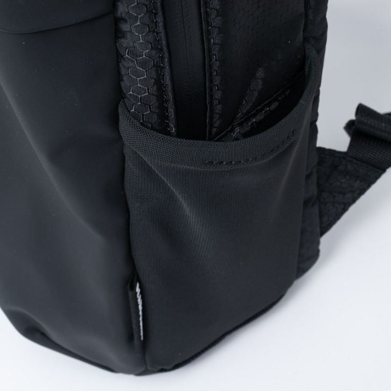 BEAMS DESIGN Watertight バックパック(S)【BMMH5GR3】 ブラック