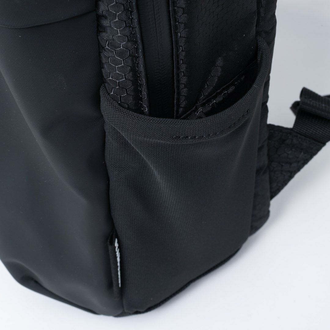 BEAMS DESIGN Watertight バックパック(S)【BMMH5GR3】 ブラック