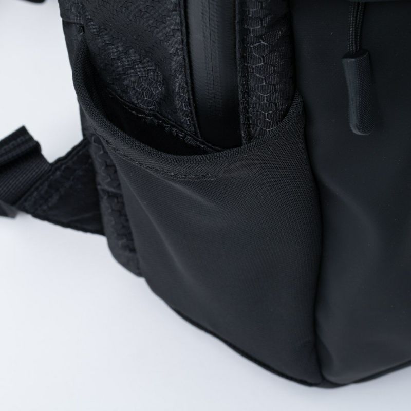 BEAMS DESIGN Watertight バックパック(S)【BMMH5GR3】 ブラック