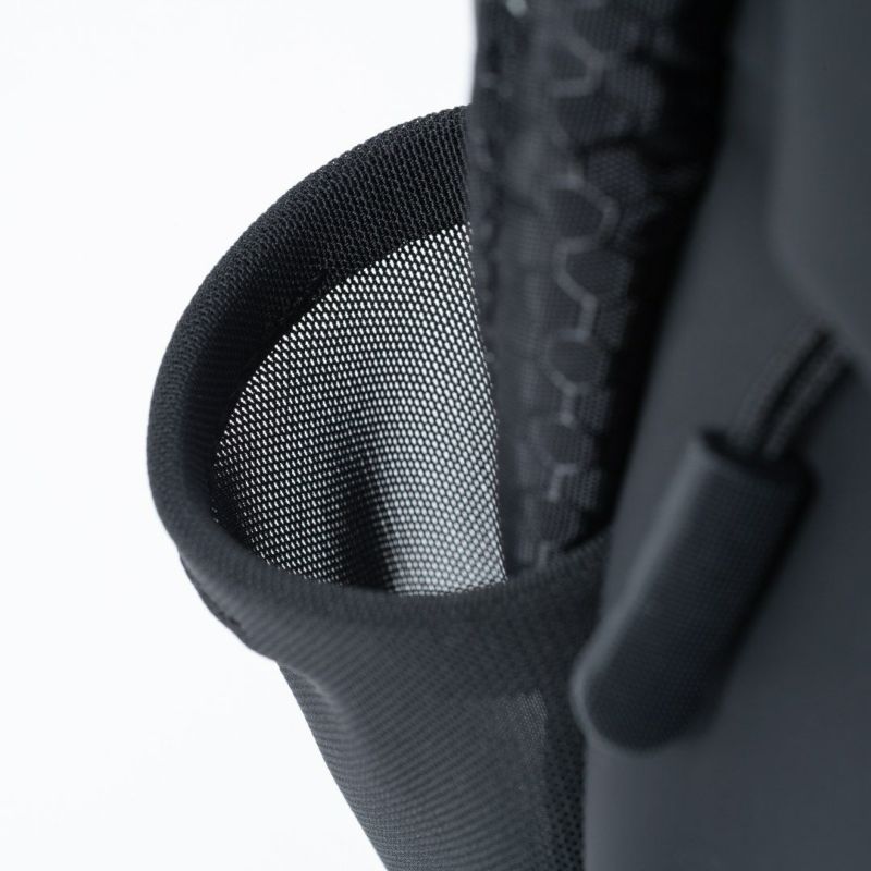 BEAMS DESIGN Watertight バックパック(S)【BMMH5GR3】 ブラック