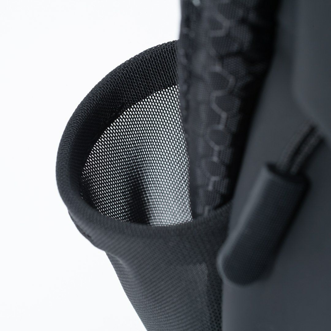 BEAMS DESIGN Watertight バックパック(S)【BMMH5GR3】 ブラック