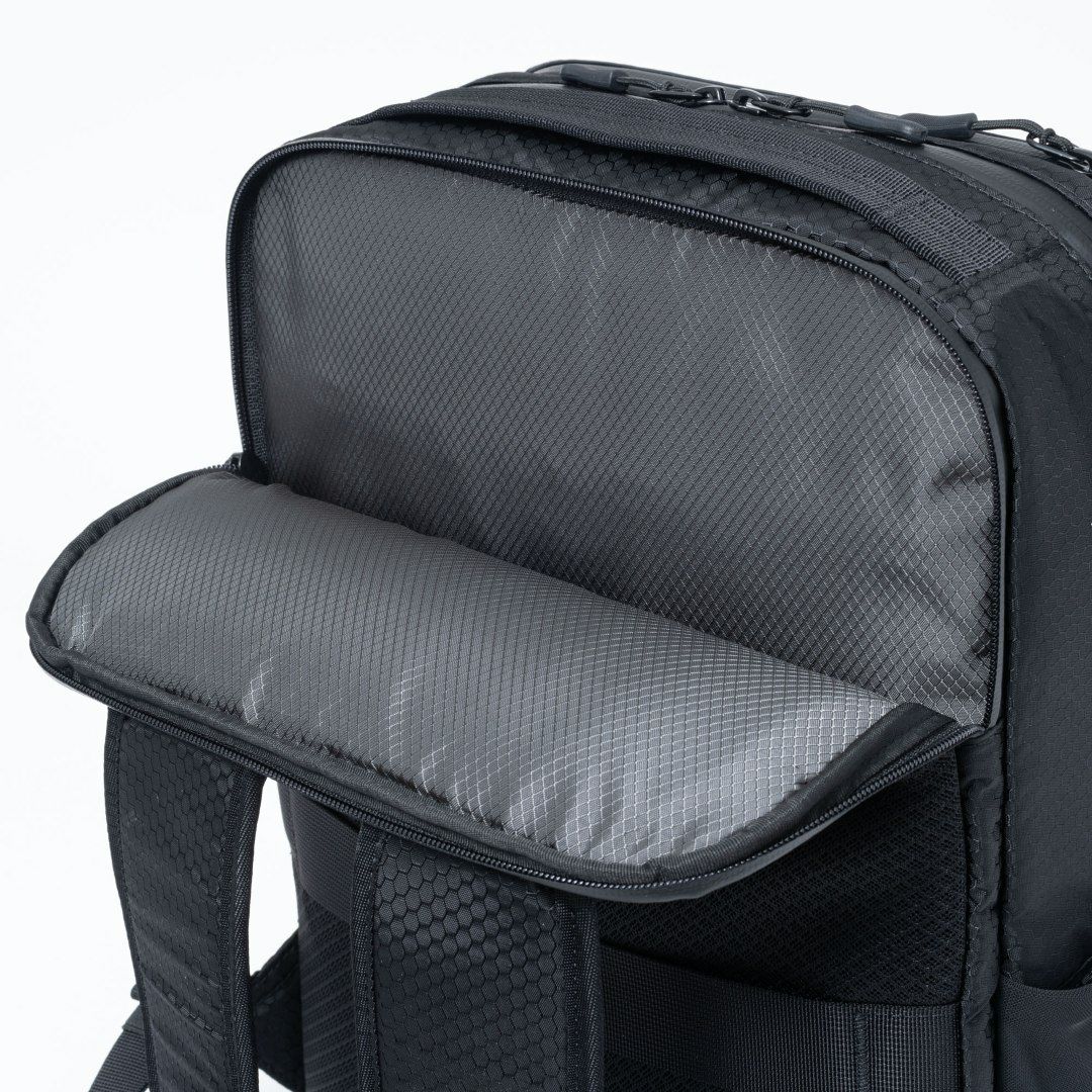 BEAMS DESIGN Watertight バックパック(S)【BMMH5GR3】 ブラック