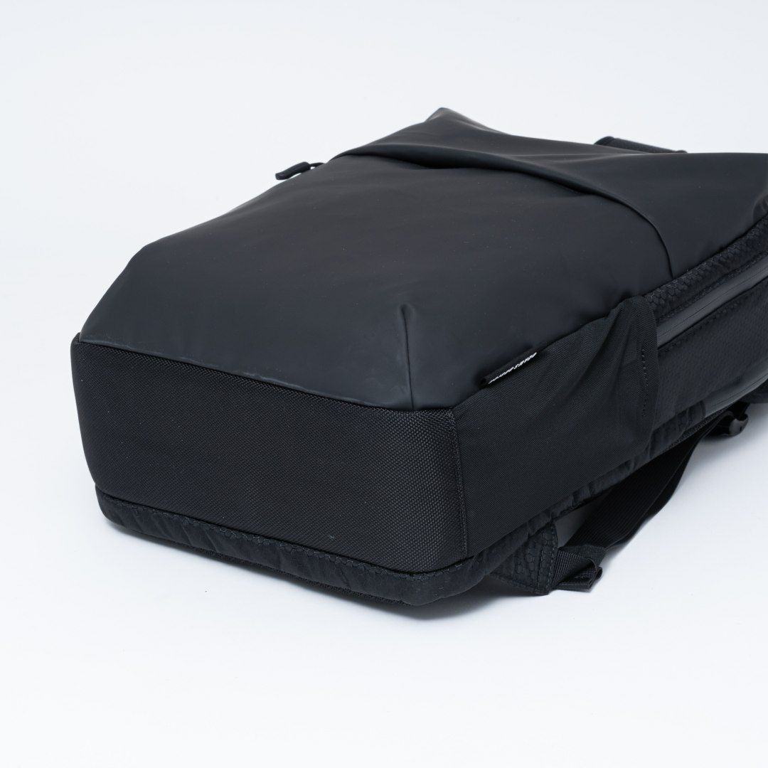 BEAMS DESIGN Watertight バックパック(S)【BMMH5GR3】 ブラック