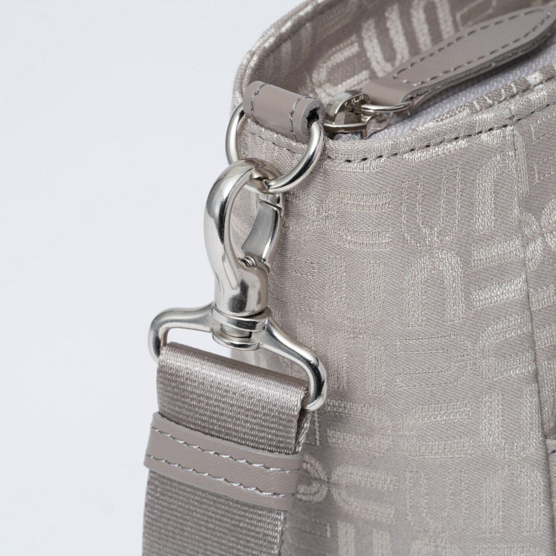 U by ungaroルイ 2WAYトート ベージュ