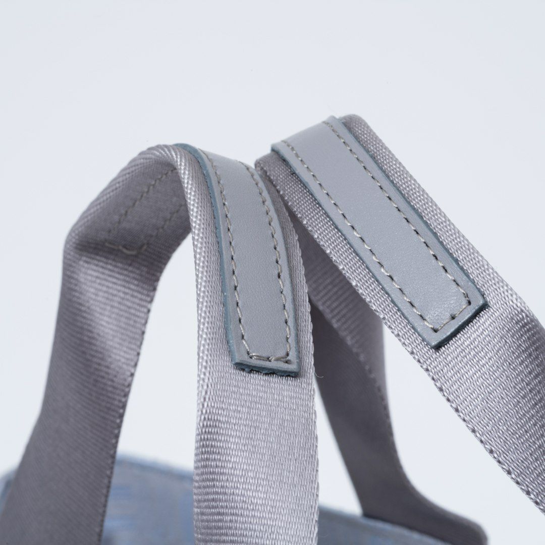 U by ungaroルイ 変形トート ブルーグレー