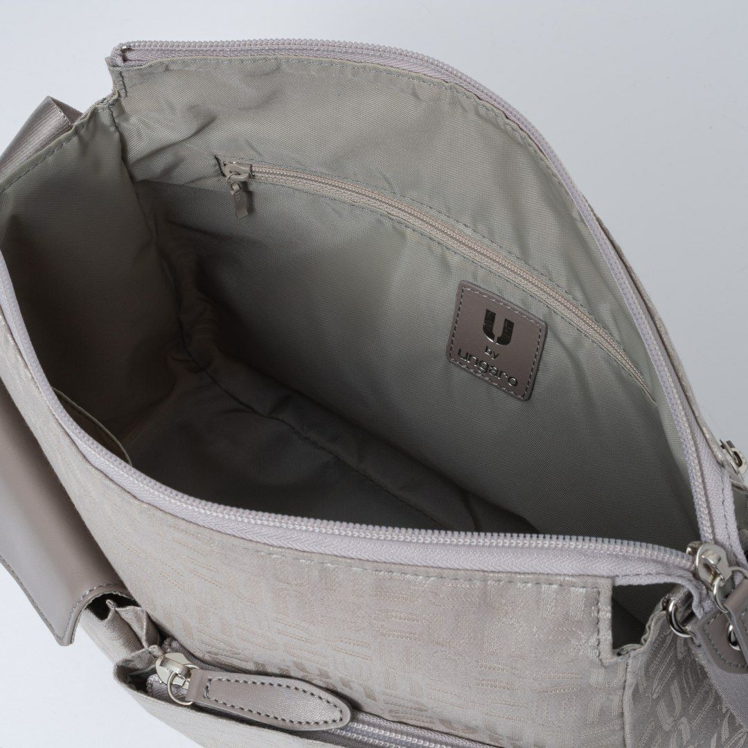 U by ungaroルイ ショルダー(L)ト ベージュ