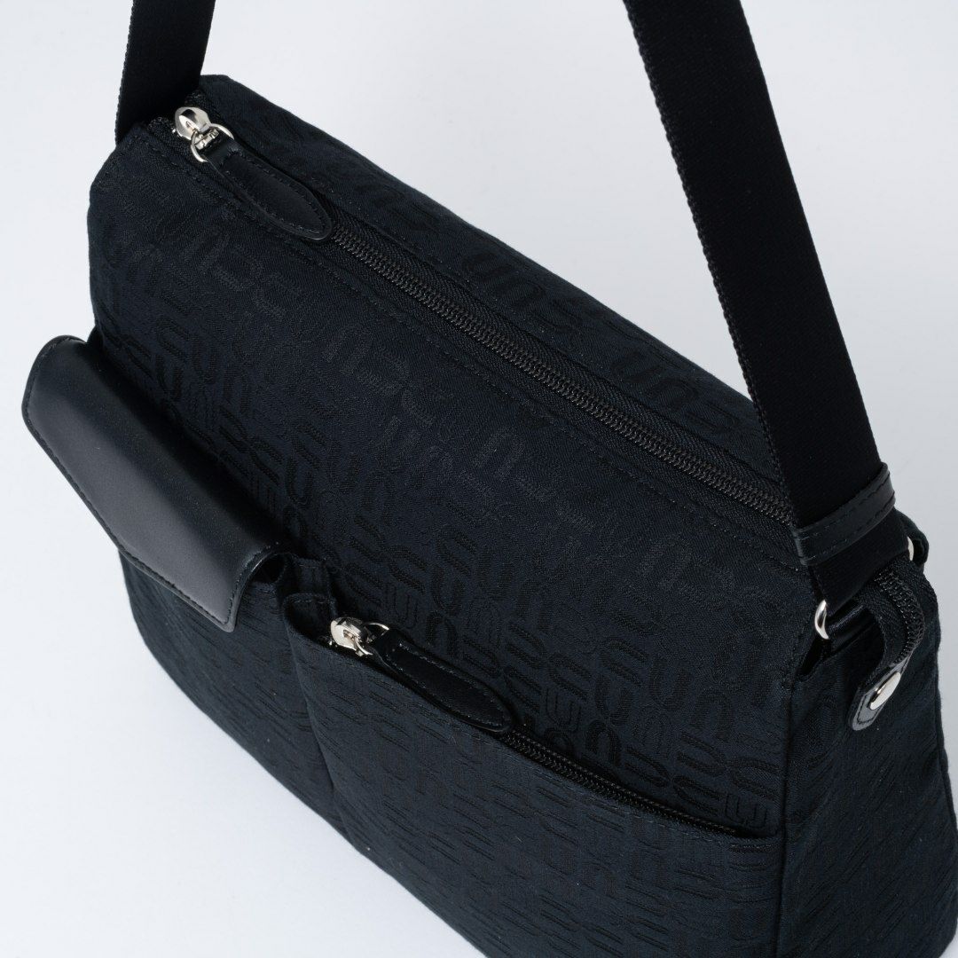 U by ungaroルイ ショルダー(L) ブラック