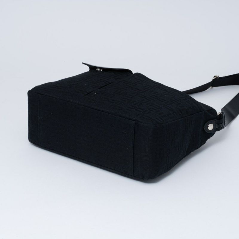 U by ungaroルイ ショルダー(L) ブラック