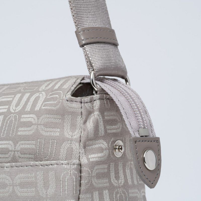 U by ungaroルイ ショルダー(M)ト ベージュ