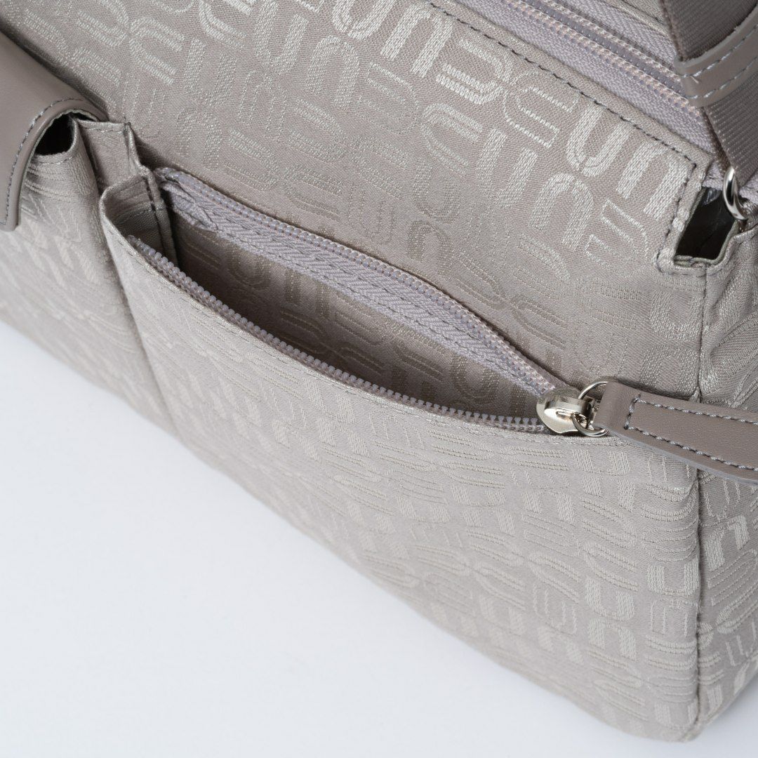 U by ungaroルイ ショルダー(M)ト ベージュ