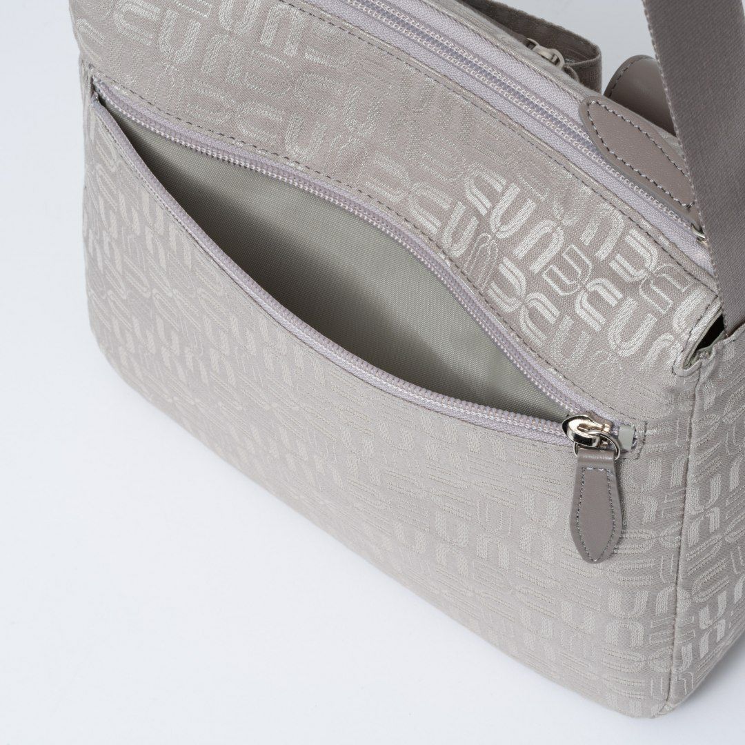 U by ungaroルイ ショルダー(M)ト ベージュ