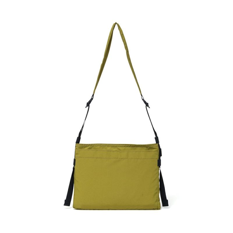 BEAMS DESIGN Diagonal サコッシュ【BMMH5ES1】 オリーブ