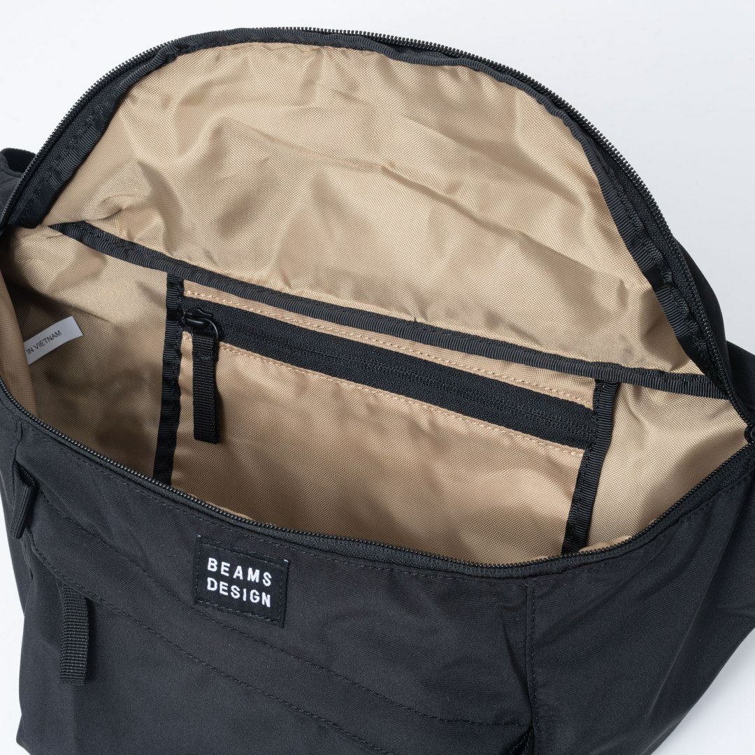 BEAMS DESIGN Diagonal ボディバッグ【BMMH5ES2】 ブラック