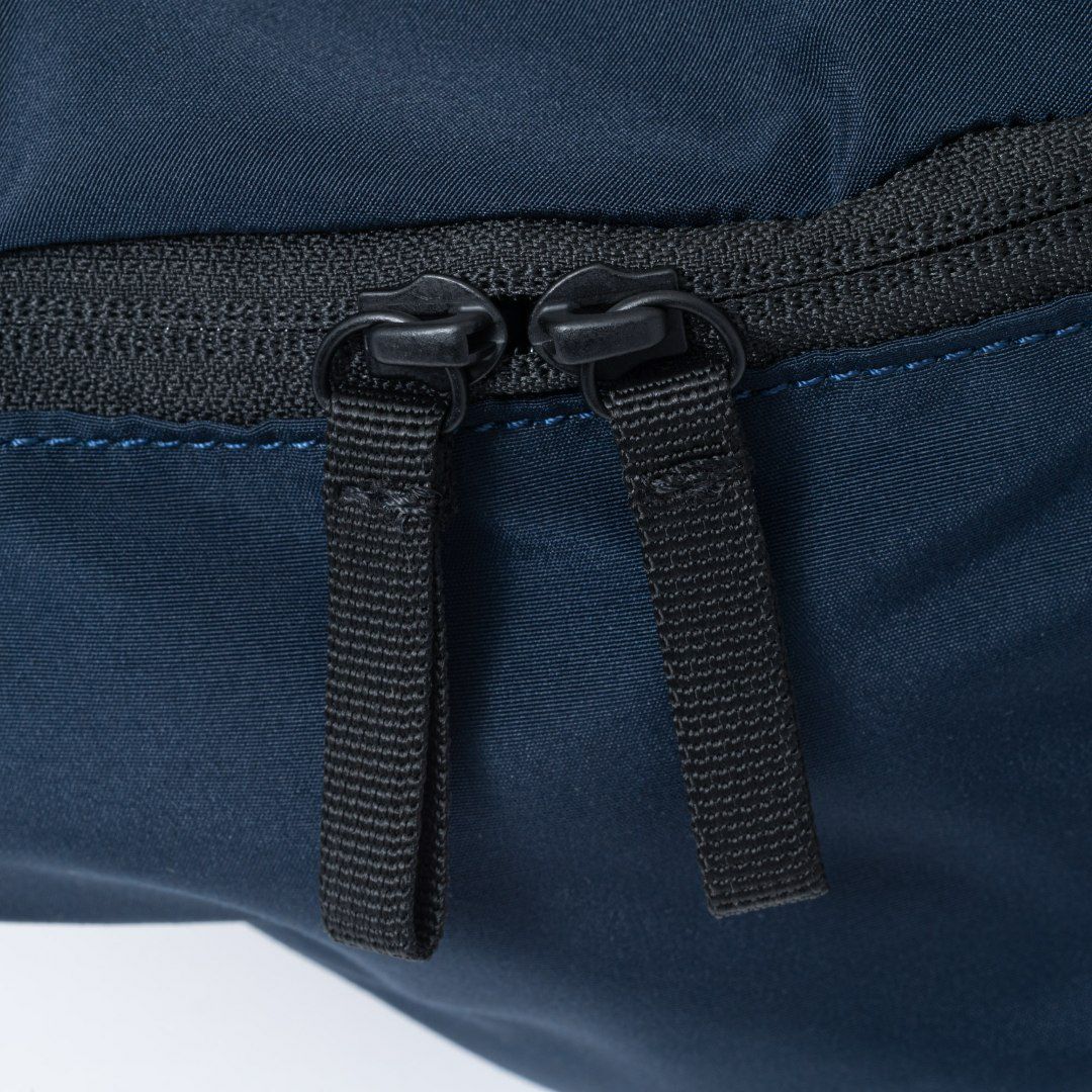 BEAMS DESIGN Diagonal ボディバッグ【BMMH5ES2】 ネイビー