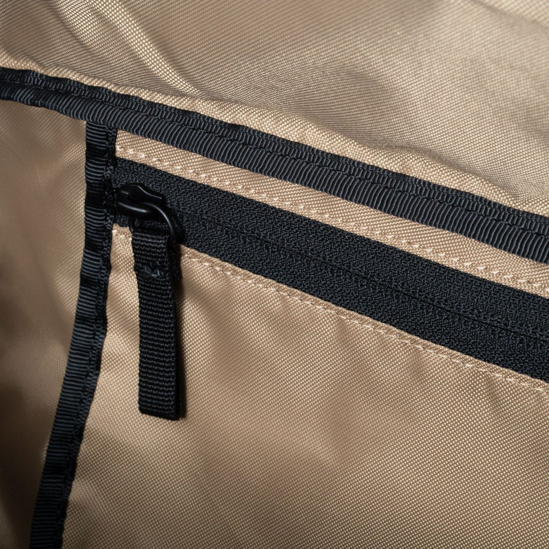 BEAMS DESIGN Diagonal ボディバッグ【BMMH5ES2】 ネイビー