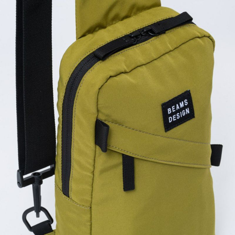 BEAMS DESIGN Diagonal 縦型ボディバッグ【BMMH5ES4】 オリーブ