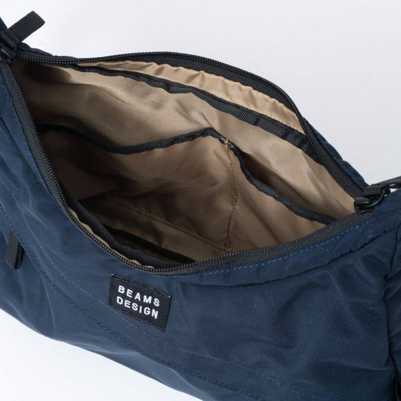 BEAMS DESIGN Diagonal ショルダー(M)【BMMH5ES5】 ネイビー