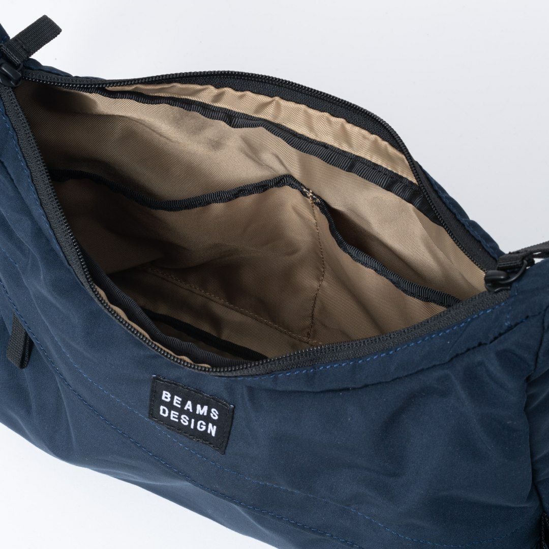 BEAMS DESIGN Diagonal ショルダー(M)【BMMH5ES5】 ネイビー