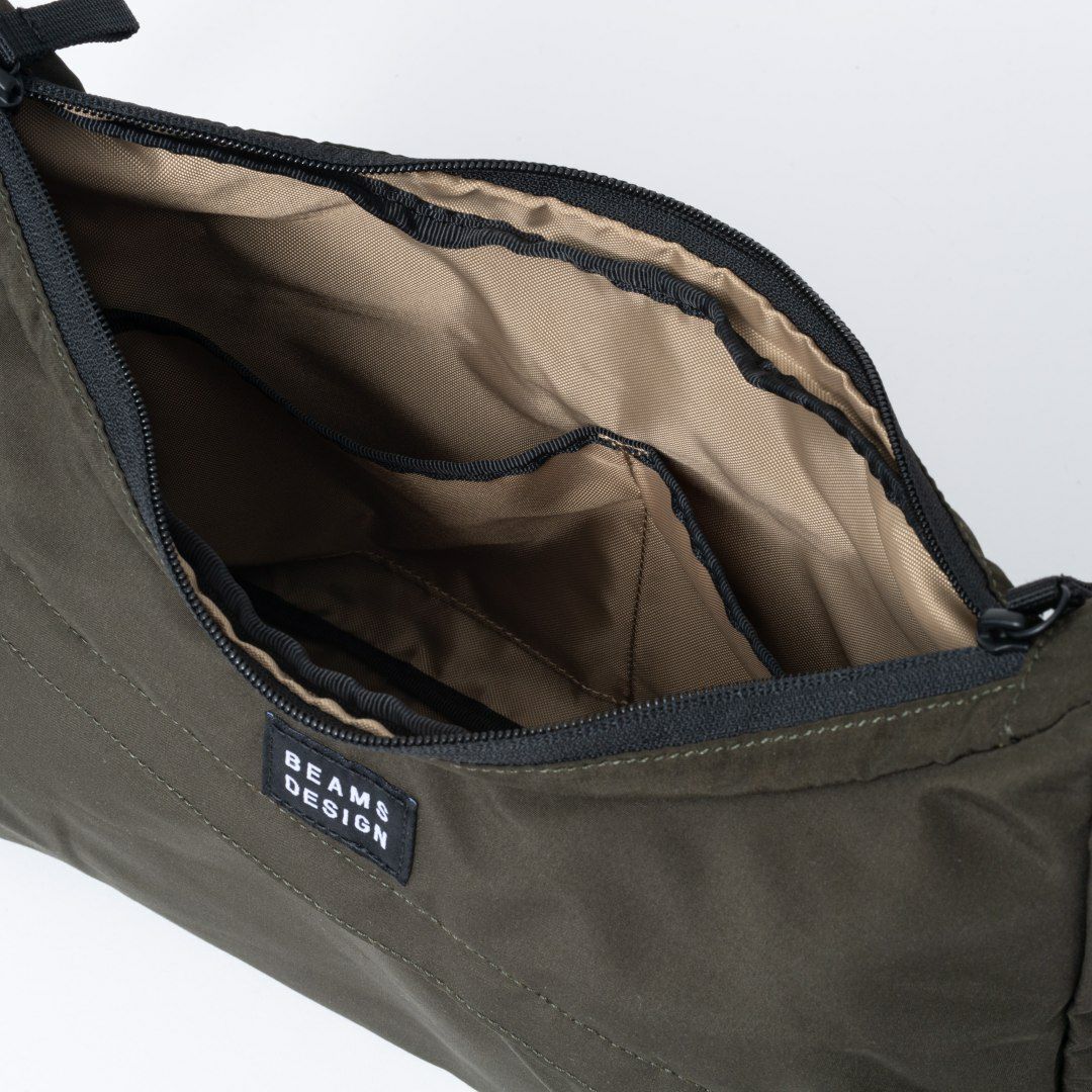 BEAMS DESIGN Diagonal ショルダー(M)【BMMH5ES5】 カーキ