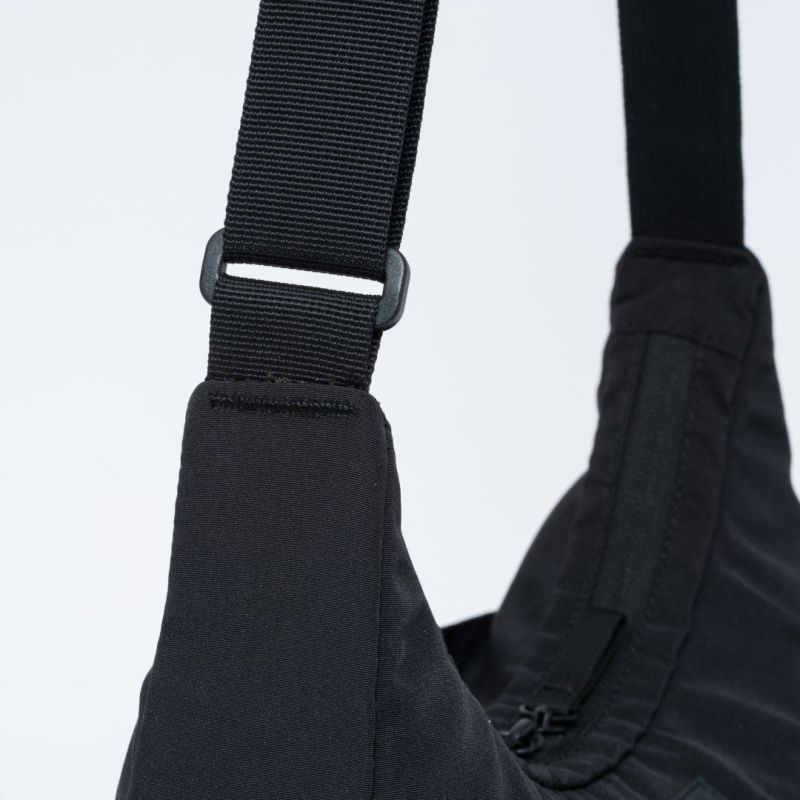 BEAMS DESIGN Diagonal ショルダー(M)【BMMH5ES5】 ブラック