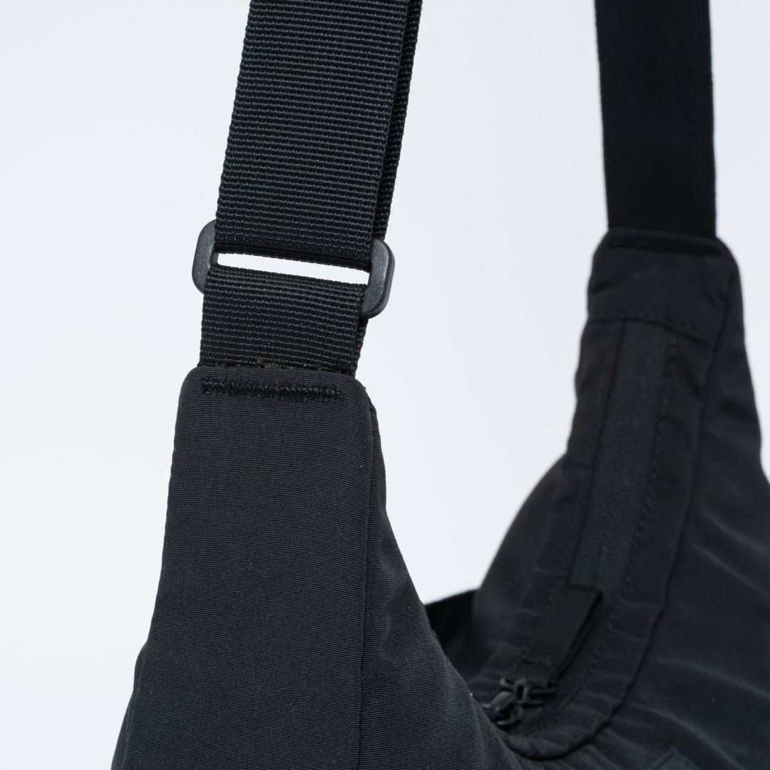 BEAMS DESIGN Diagonal ショルダー(M)【BMMH5ES5】 ブラック