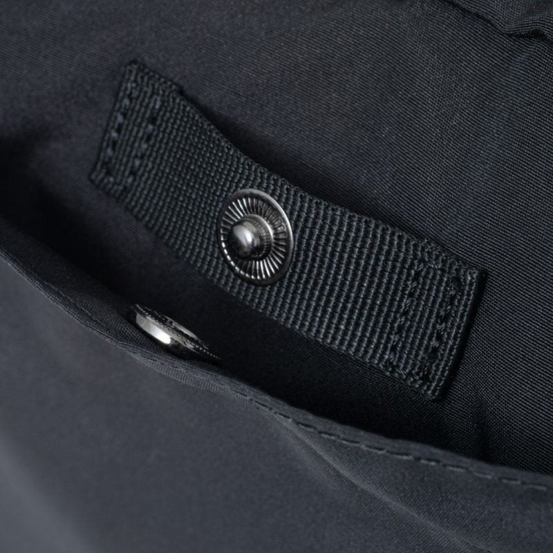 BEAMS DESIGN Diagonal ショルダー(M)【BMMH5ES5】 ブラック