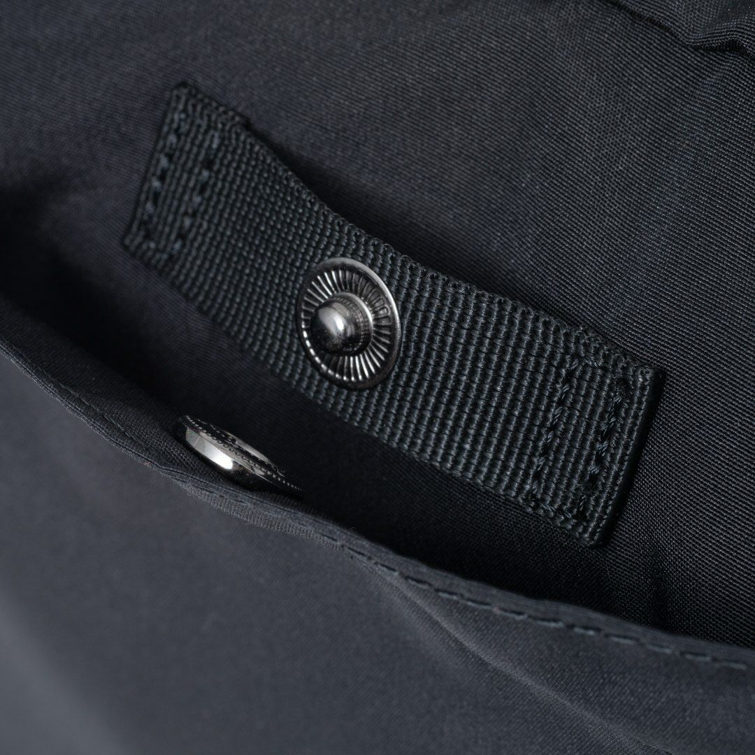 BEAMS DESIGN Diagonal ショルダー(M)【BMMH5ES5】 ブラック