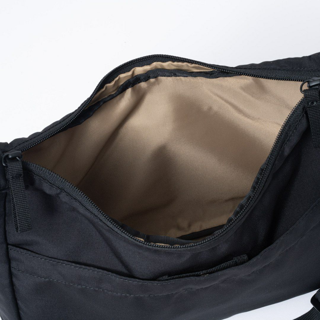 BEAMS DESIGN Diagonal ショルダー(M)【BMMH5ES5】 ブラック