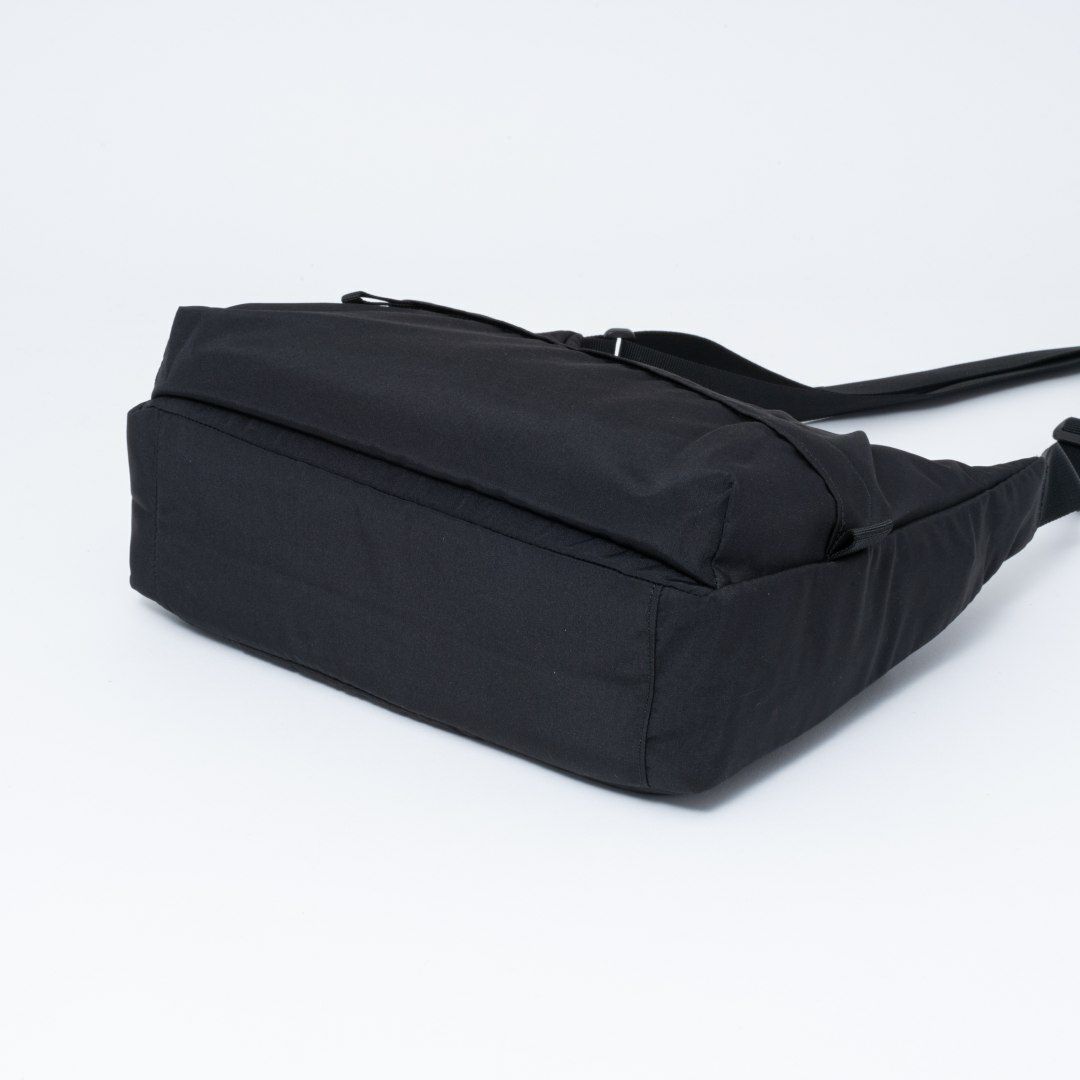 BEAMS DESIGN Diagonal ショルダー(M)【BMMH5ES5】 ブラック
