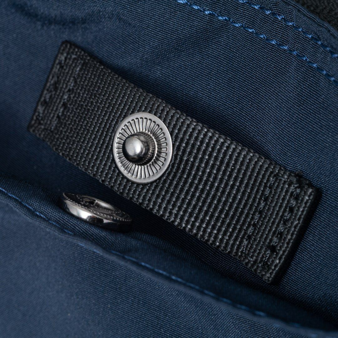 BEAMS DESIGN Diagonal 2WAYミニトート【BMMH5ET1】 ネイビー