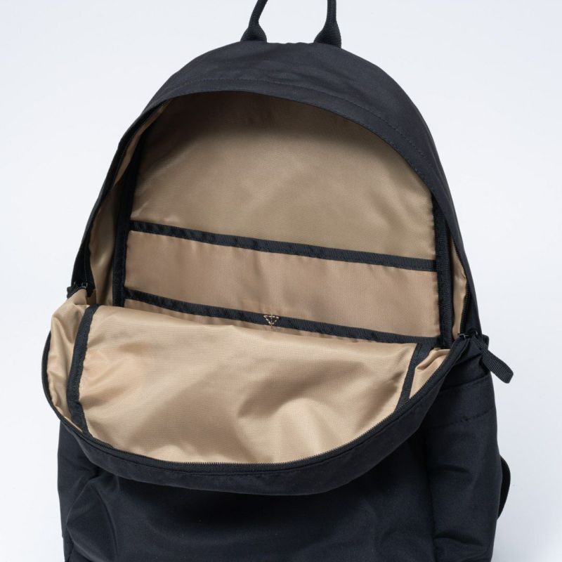 BEAMS DESIGN Diagonal バックパック【BMMH5ER1】 ブラック