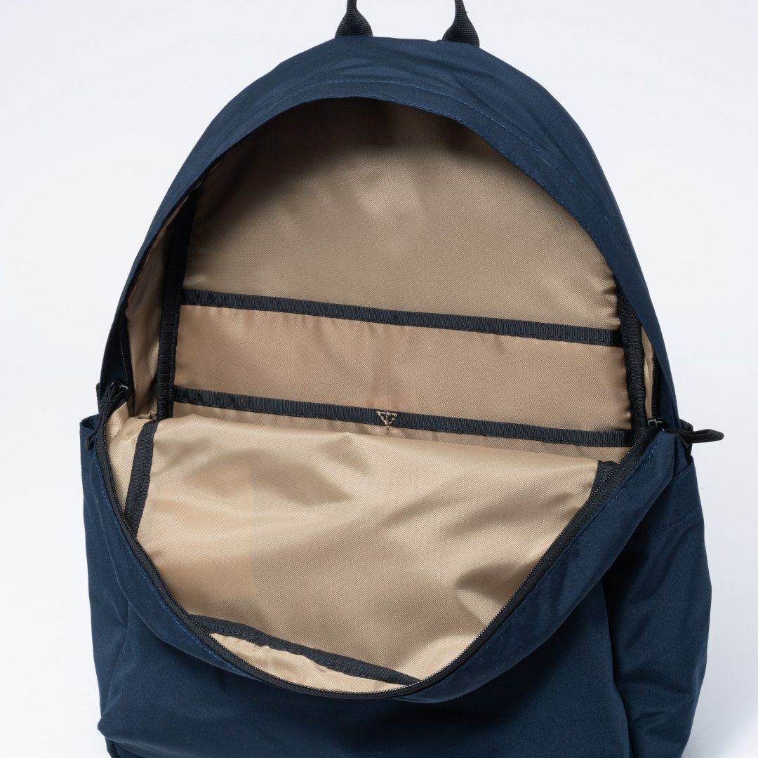 BEAMS DESIGN Diagonal バックパック【BMMH5ER1】 ネイビー