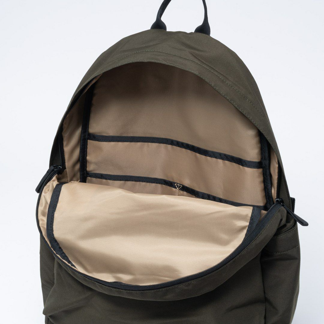 BEAMS DESIGN Diagonal バックパック【BMMH5ER1】 カーキ